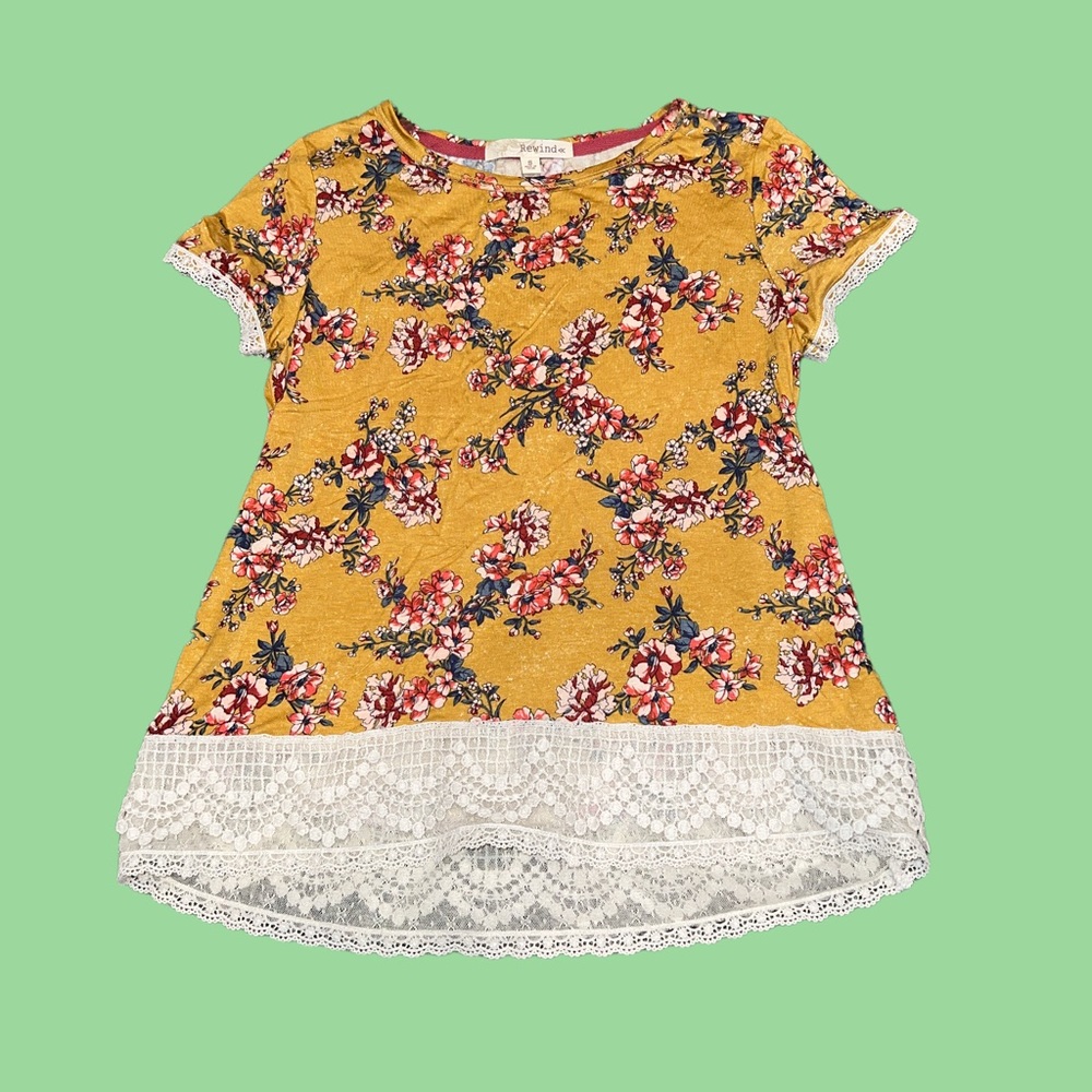Juniors Lace Bottom Top Small